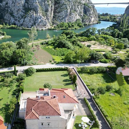 Apartment Emmi Omiš Eksteriør billede