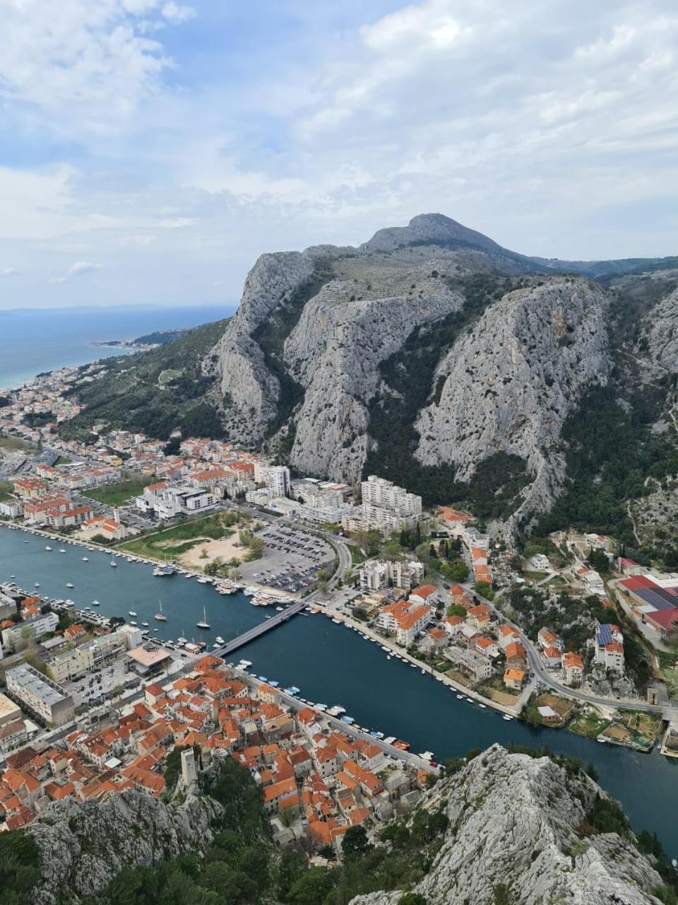 Apartment Emmi Omiš Eksteriør billede